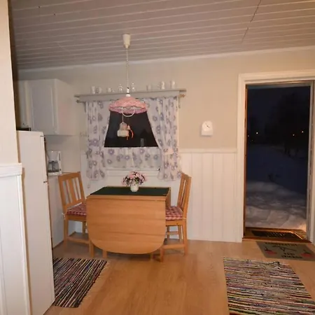 Koia-cosy Log Cabin Beside River-mountain
